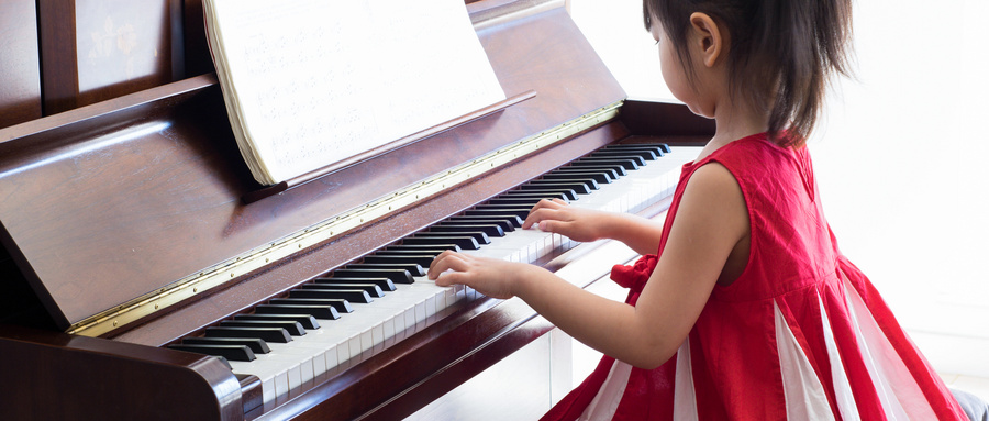 不是人人都能成为钢琴家，但为何有那样多家长让孩子去学钢琴？(图1)